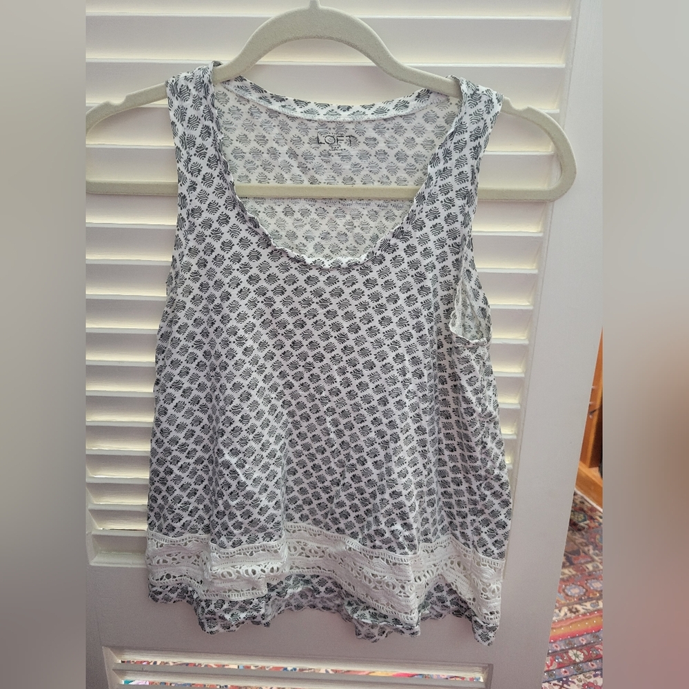 LOFT Women's Gray and White Patterned Tank Top